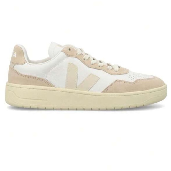Veja Shoes - LIKE NEW! VEJAS